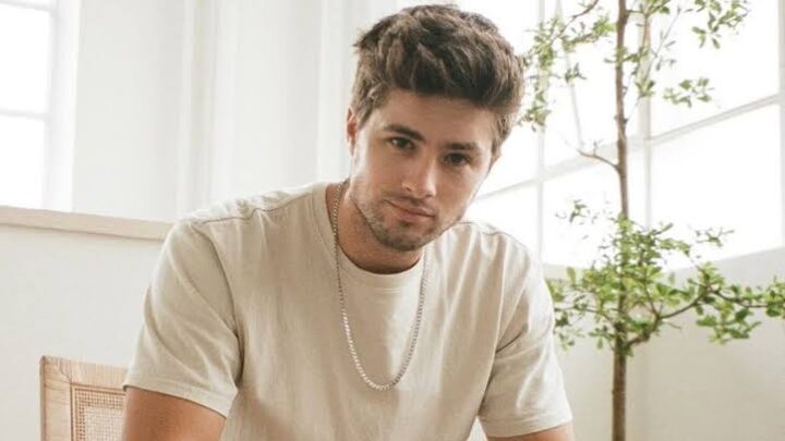 Travis Burns Biography: Children, Wife, Parents, Net Worth, Height, Age, Movies, Instagram, Modelling Career