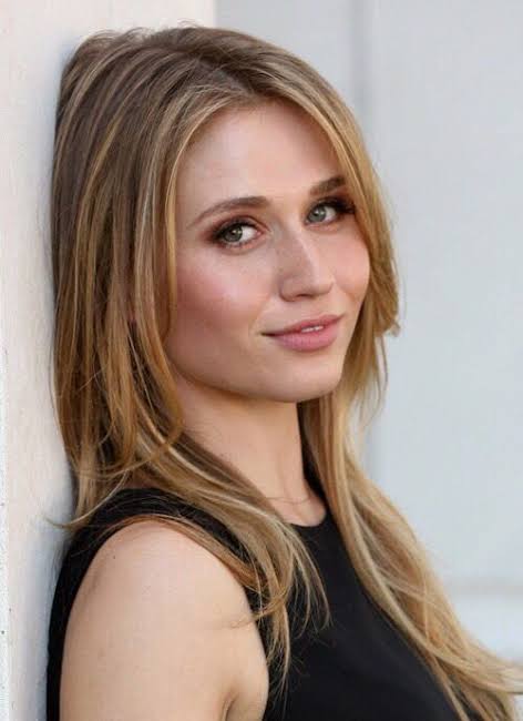 Rita Volk - Biography