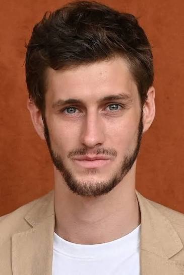 Jean-Baptiste Maunier Bio: Height, Awards, Net Worth, Movies, Age, Girlfriend, Songs, Parents