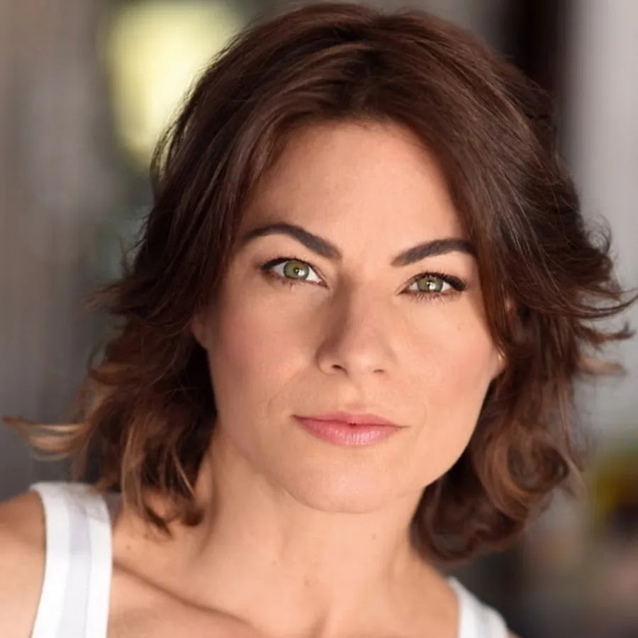 Traci Dinwiddie - Biography