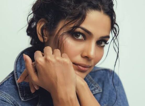 Pooja Sawant Biography: Awards, Height, Husband, Age, Movies, Instagram, Net Worth