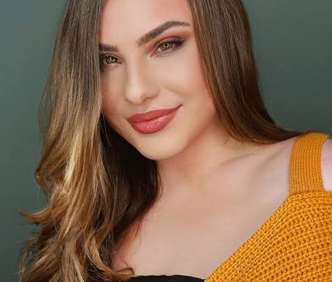 Sara Secora Biography: Height, Husband, Net Worth, Age, Books, Ethnicity, Awards, Instagram