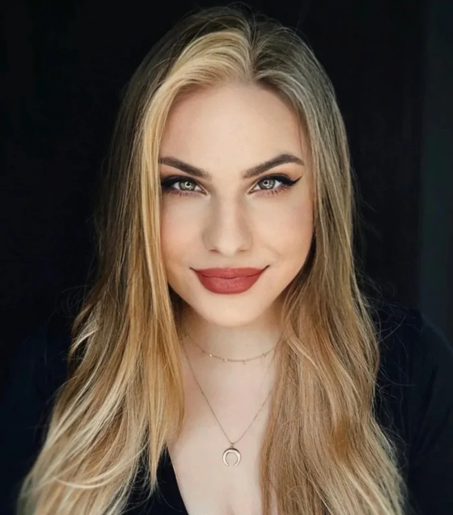 Sara Secora - Biography