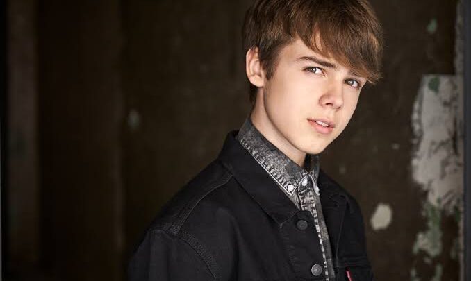 Sam Ashe Arnold Biography: Twitter, Height, Age, Parents, Siblings, Movies, Net Worth, Girlfriend, Books