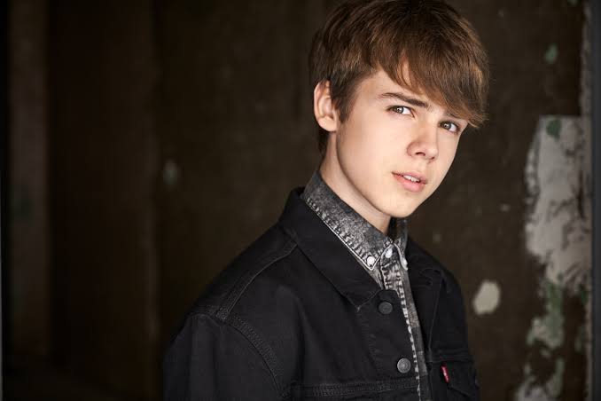 Sam Ashe Arnold Biography: Twitter, Height, Age, Parents, Siblings, Movies, Net Worth, Girlfriend, Books