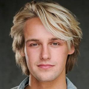 Mason Mecartea Biography: Age, Height, Siblings, Parents, Movies, Net Worth, Girlfriend, Books, Instagram