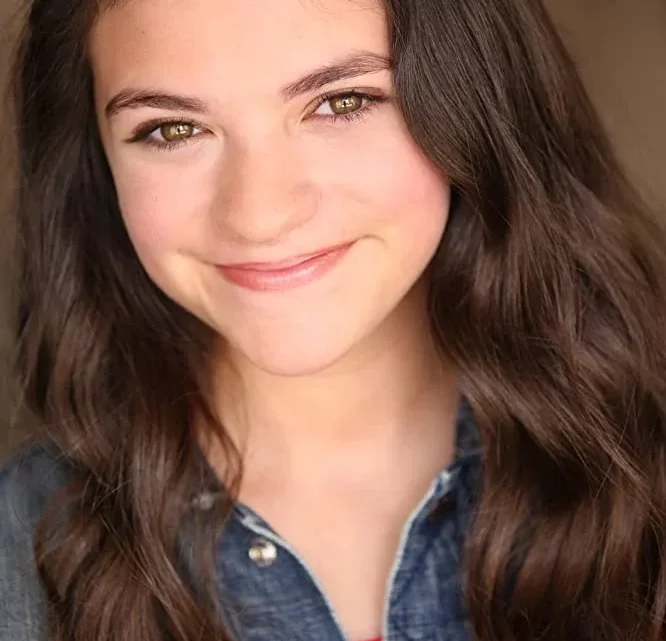 Eva Bella Biography: Parents, TV Shows, Net Worth, Age, Height, Boyfriend, Siblings, Movies, Instagram