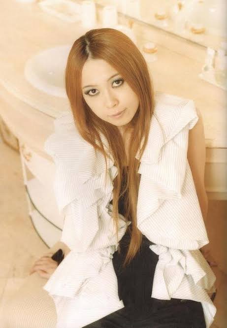 Tomoko Kawase - Biography