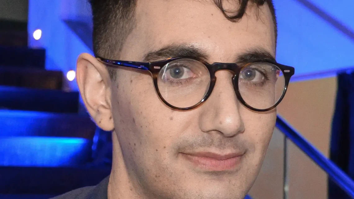 Alex Anwandter Biography: Net Worth, Height, Partner, Movies, Parents, Ethnicity, Awards, Songs