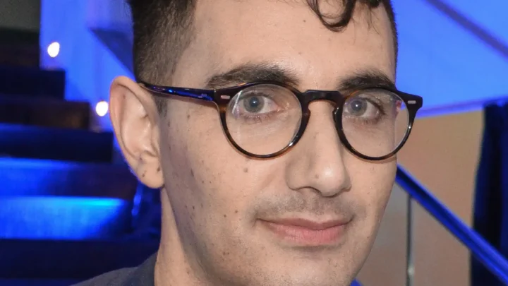 Alex Anwandter Biography: Net Worth, Height, Partner, Movies, Parents, Ethnicity, Awards, Songs