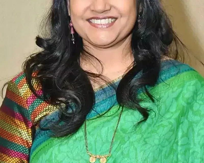 Renuka Shahane Biography: Height, Children, Net Worth, Age, Awards, Husband, Ethnicity, Movies