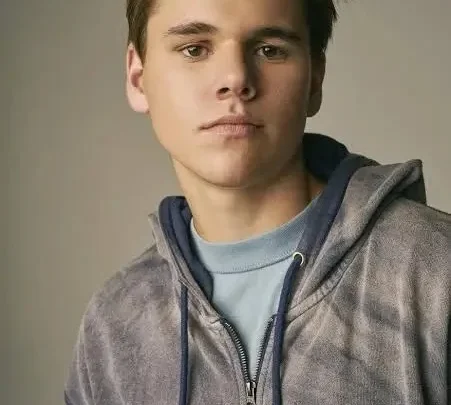 Gavin White Biography: Movies, Net Worth, Age, Parents, Girlfriend, Awards, Height, Nationality