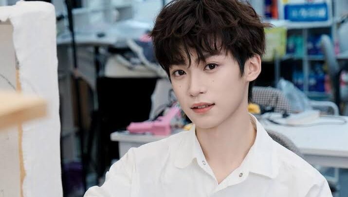 Zi Yu Biography: Songs, Movies, Height, Net Worth, Age, Parents, Instagram, Siblings, Weibo, Albums, Girlfriend