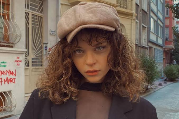 Eylül Ersöz Biography: Net Worth, Height, Age, Movies, Awards, Boyfriend, Parents, Education, Instagram