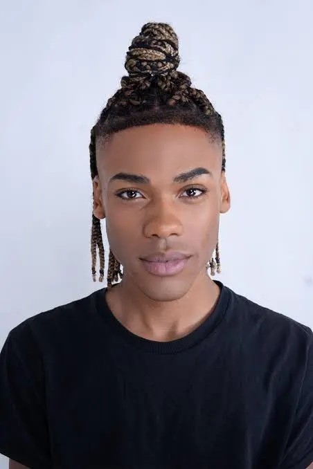 Laquarn Lewis - Biography