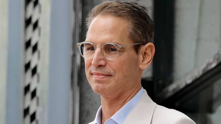Greg Berlanti - Biography