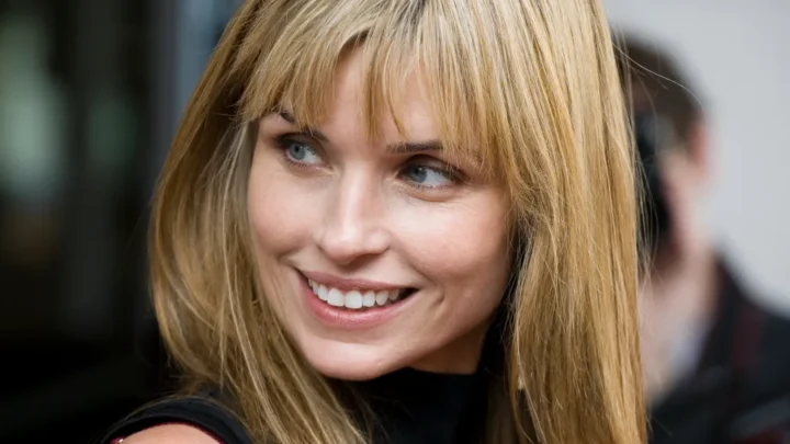 Polly Shannon Biography: Husband, Age, Net Worth, Height, Parents, Children, Movies, Awards, Books, Instagram