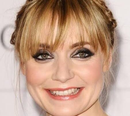 Christine Bottomley Biography: Height, Net Worth, Husband, Ethnicity, Age, Awards, Movies