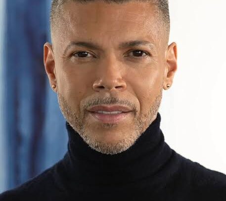 Wilson Cruz Biography: Ethnicity, Net Worth, Height, Movies, Age, Awards, Partner