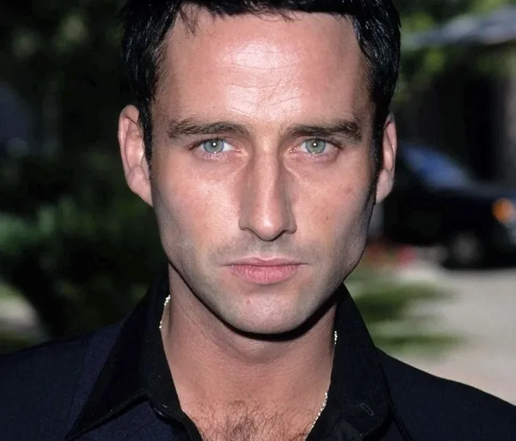 Glenn Quinn Biography: Ethnicity, Net Worth, Girlfriend, Height, Death, Age, Awards, Movies