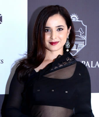 Simone Singh - Biography