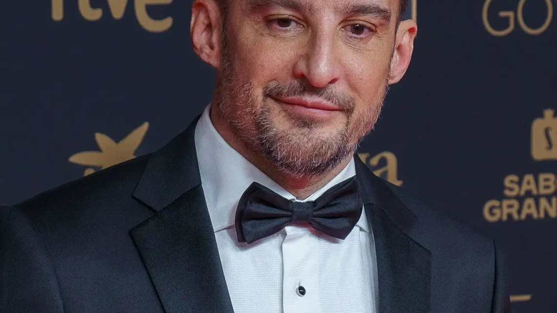 Alejandro Amenábar Biography: Net Worth, Height, Wife, Ethnicity, Age, Parents, Movies