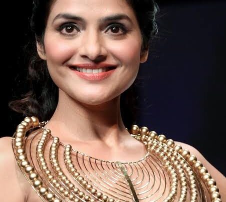 Madhoo Biography: Height, Net Worth, Movies, Husband, Ethnicity, Age, Awards, Parents