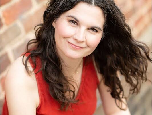 Lisa Jakub Biography: Husband, Age, Height, Net Worth, Parents, Movies & TV Shows, Books