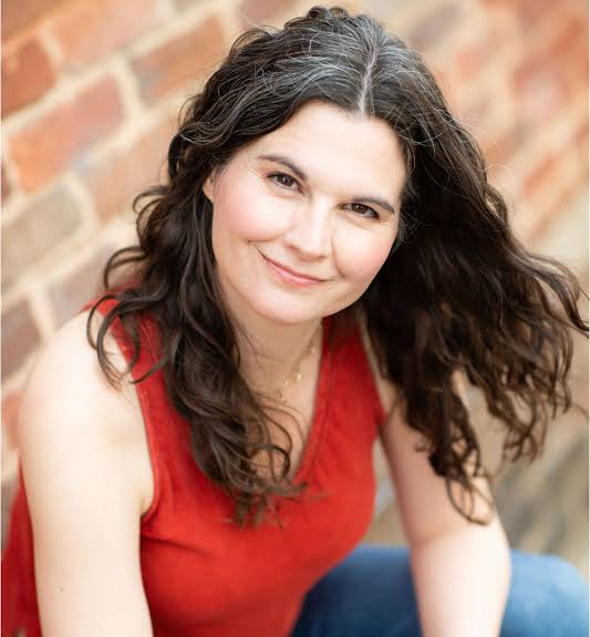 Lisa Jakub Biography: Husband, Age, Height, Net Worth, Parents, Movies & TV Shows, Books
