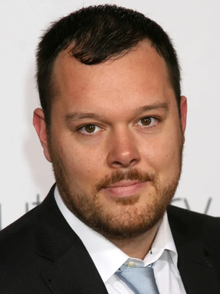 Michael Gladis - Biography