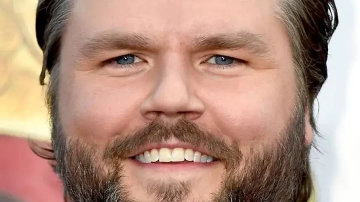 Tyler Labine Biography: Wife, Age, Kids, Height, Net Worth, Parents, Movies & TV Shows, Siblings