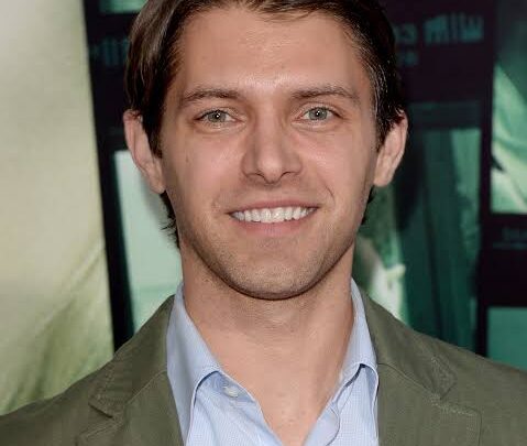 Ryan Devlin Biography: Wife, Net Worth, Height, TV Shows, Age, Movies, Parents, Awards