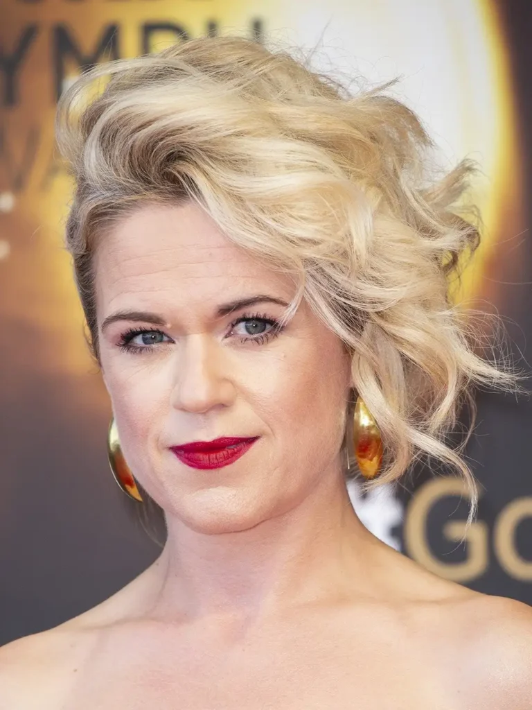 Sinéad Keenan - Biography