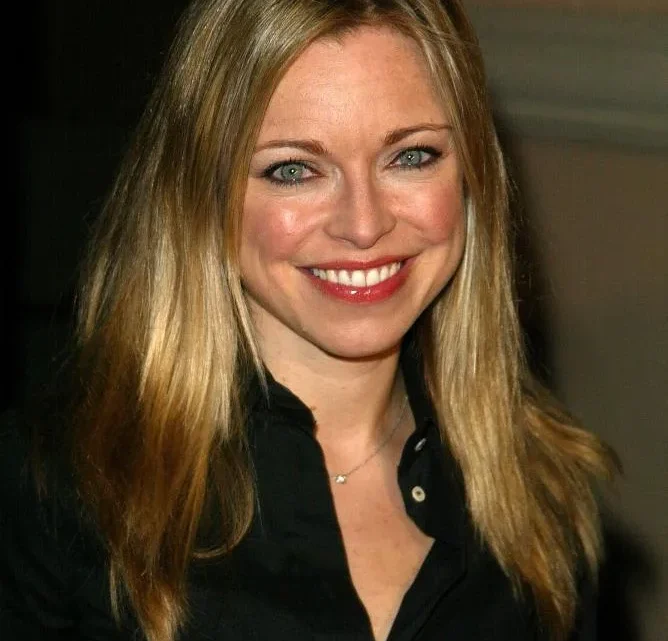 Sarah Alexander Biography: Husband, Kids, Age, Height, Net Worth, Parents, Movies & TV Shows