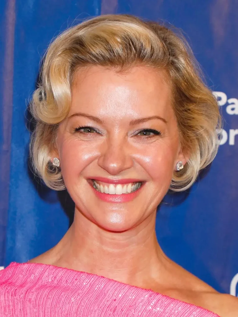 Gretchen Mol - Biography
