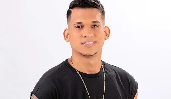 Felipe Original Biography: Girlfriend, Songs, Age, Net Worth, Siblings, Parents, Height, Instagram