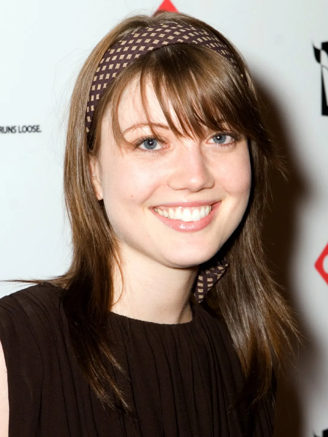 Nicki Clyne - Biography