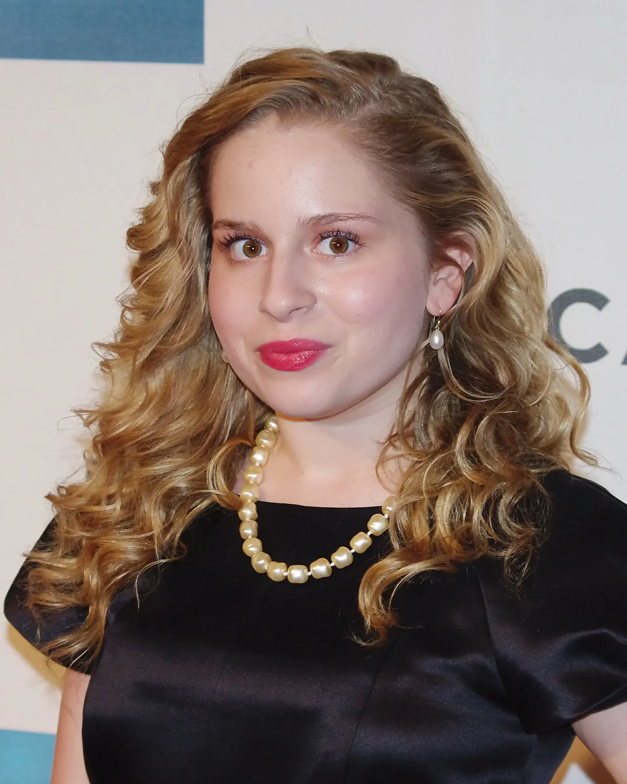Allie Grant - Biography