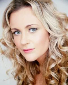 Rachael Carpani - Biography