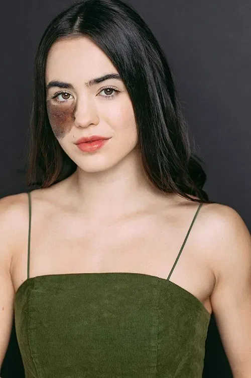 Cassandra Naud - Biography