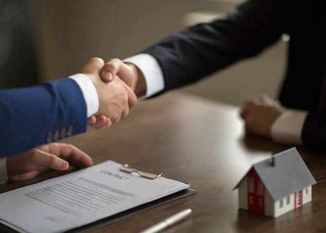 How to Negotiate With Contractors Without Getting Overcharged or Underserved