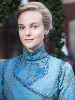 Joanna Vanderham - Biography