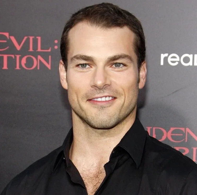 Shawn Roberts - Biography