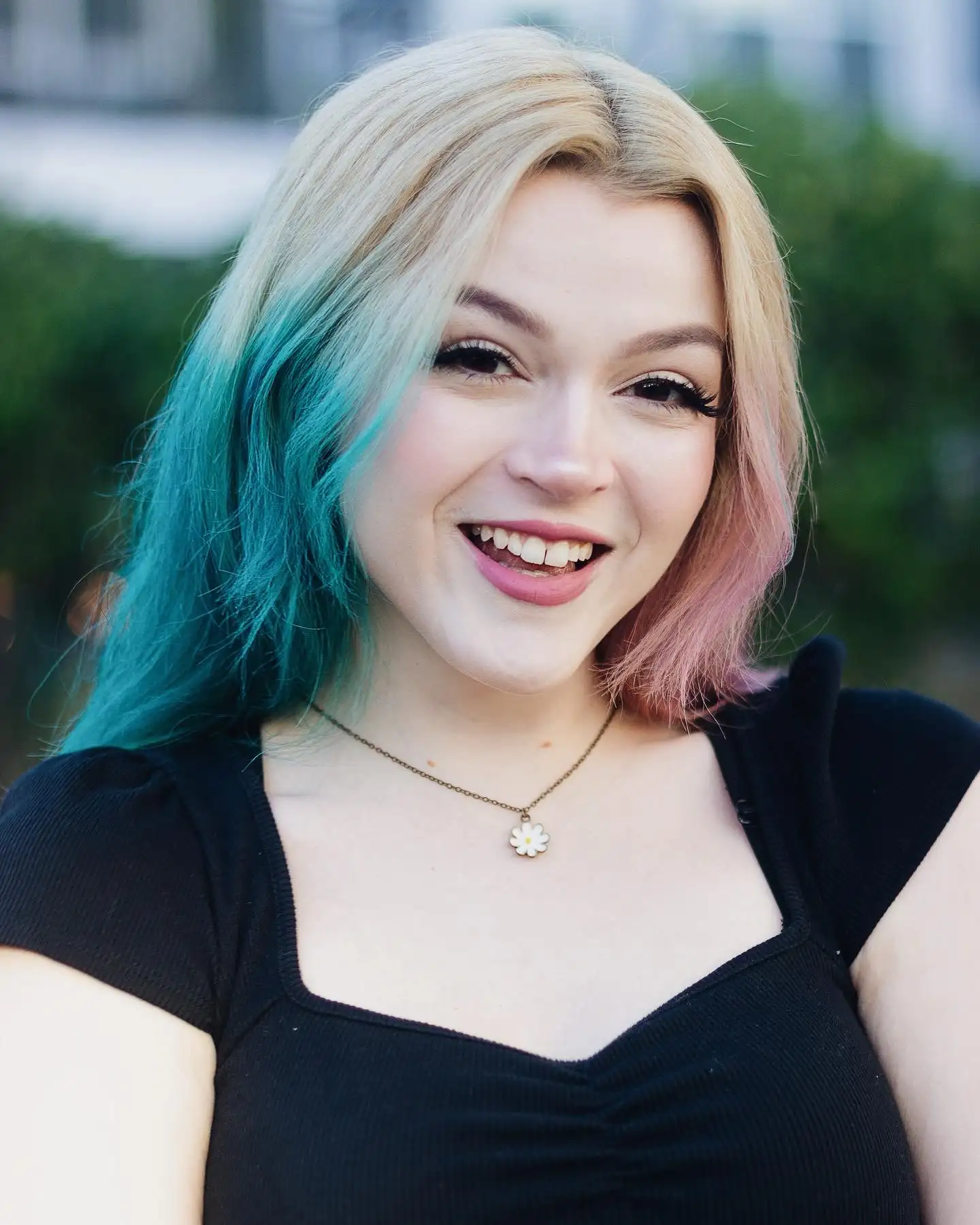 Jillian Barrie - Biography