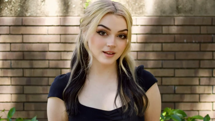 Jillian Barrie Biography: Age, TV Series, Films, Net Worth, Height, Awards, Siblings, Parents, Wife, Boyfriend