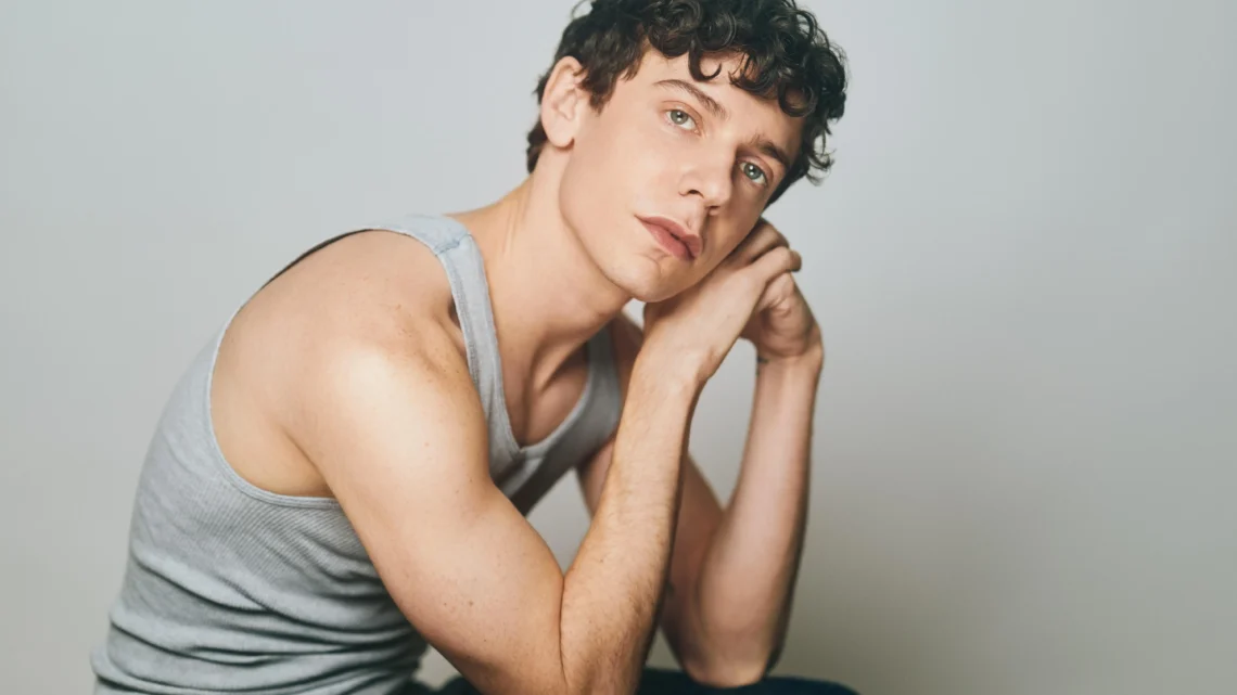 Ben Levi Ross Biography: Movies, Net Worth, Age, Girlfriend, Siblings, Instagram, Children