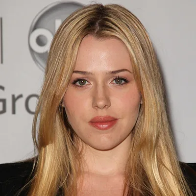 Majandra Delfino - Biography
