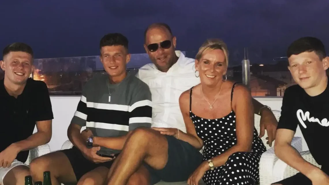 Meet Elliot Anderson’s Parents: Iain Anderson and Helen Anderson