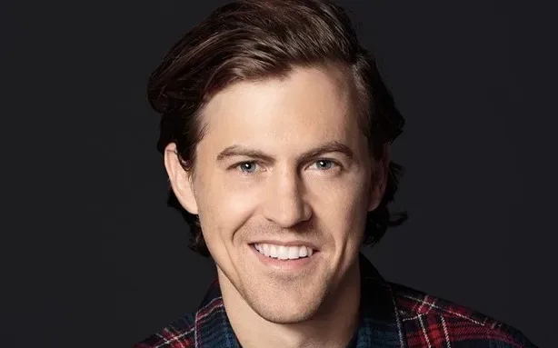 Alex Moffat Biography: Net Worth, Wife, Age, Children, Movies, TV Shows, Parents, Religion