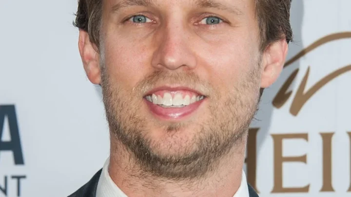 Jon Heder Biography: Net Worth, Wife, Age, Height, Parents, Movies, Twin, Brother
